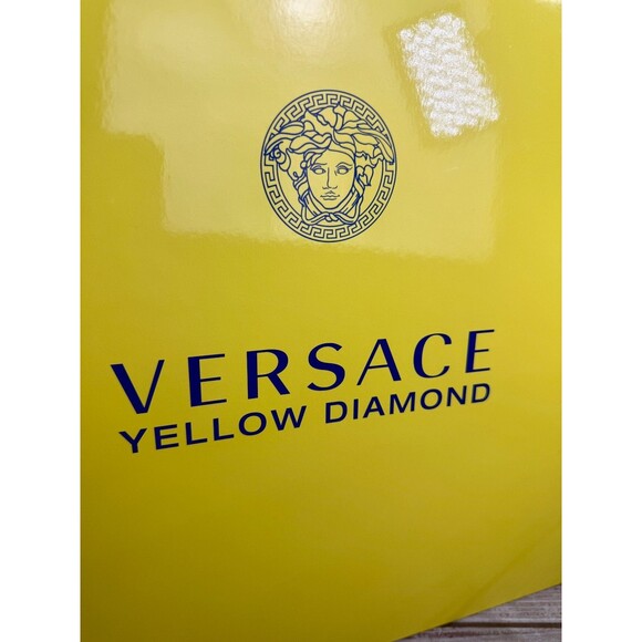 NWT Versace Yellow Diamond 90ml Eau de Toilette + Tote Bag 2-Piece Gift Set - Picture 15 of 16